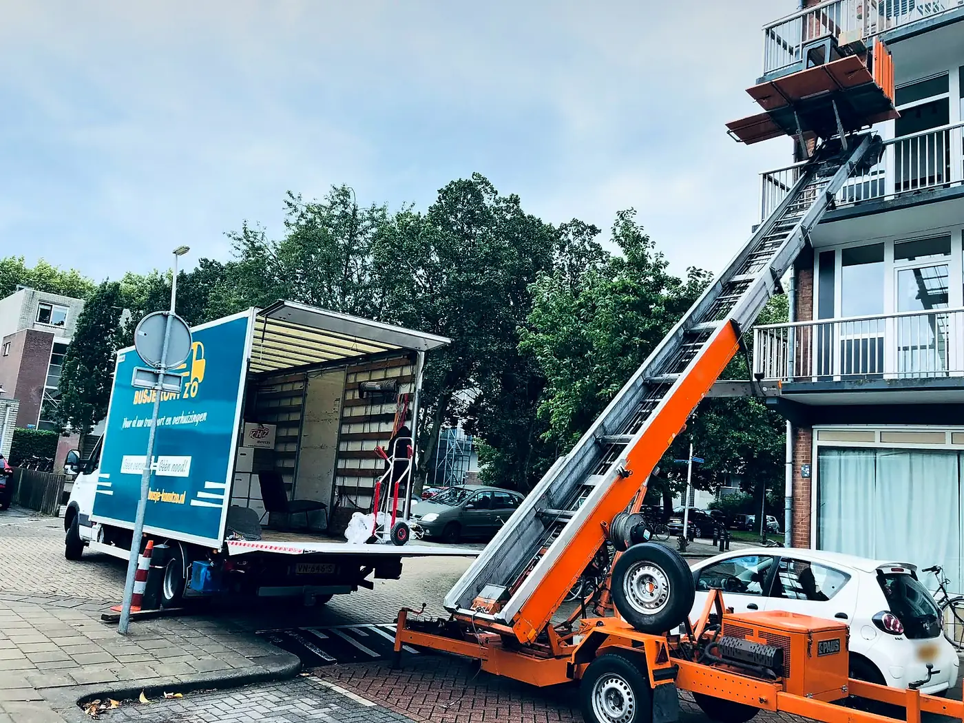 Het team van Busje komt zo met verhuiswagen en verhuislift bij een appartement in Utrecht