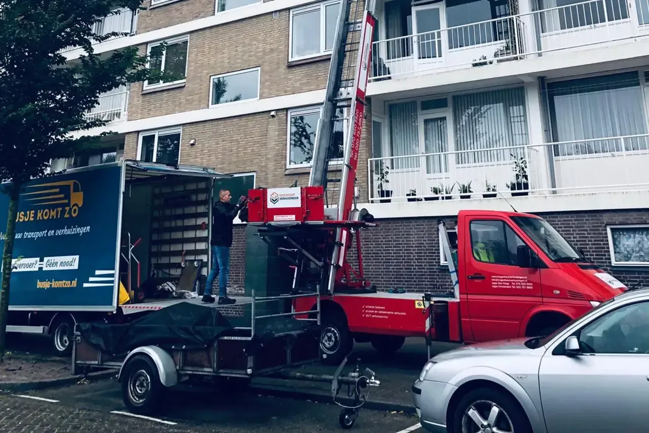 Verhuislift van Busje komt zo in een woonstraat, ook voor verhuizingen van en naar Eindhoven